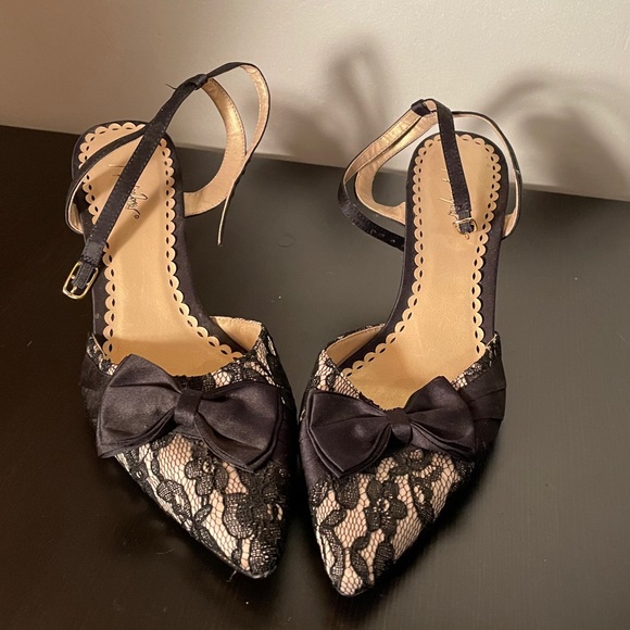 Vintage Style Heels Lace and Bow - Picture 3 of 5